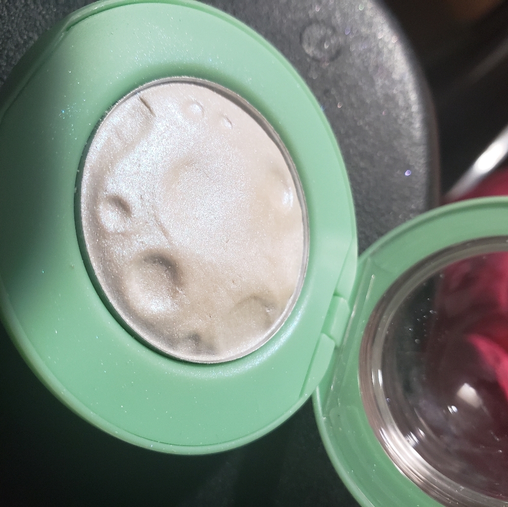Sheglam highlighter